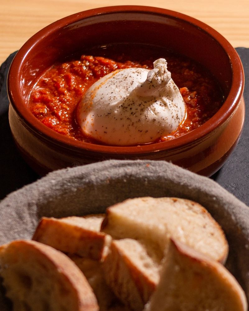 Burrata a la boloñesa 